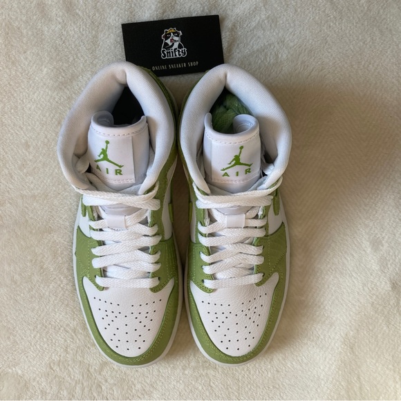 6.5 Womens Air Jordan 1 “Green Python” authentic - Picture 3 of 4